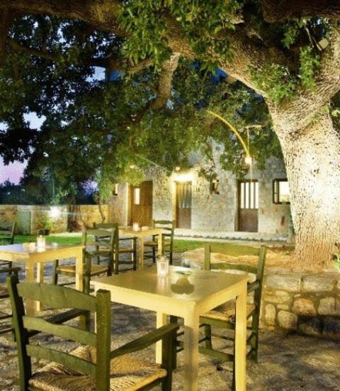 Vlyhada Guesthouse Pyrgos Dirou Luaran gambar