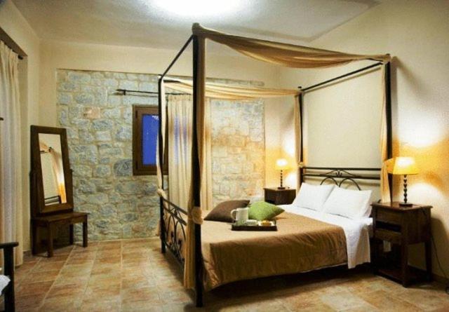 Vlyhada Guesthouse Pyrgos Dirou Bilik gambar